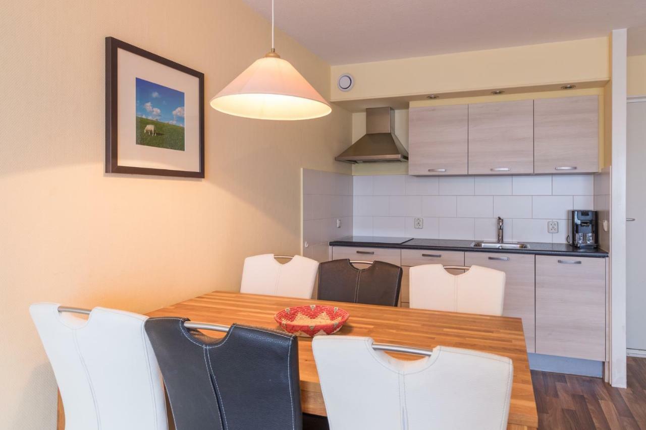 Appartement De Vrijbuiter, Resort Amelander Kaap Hollum  Exterior foto