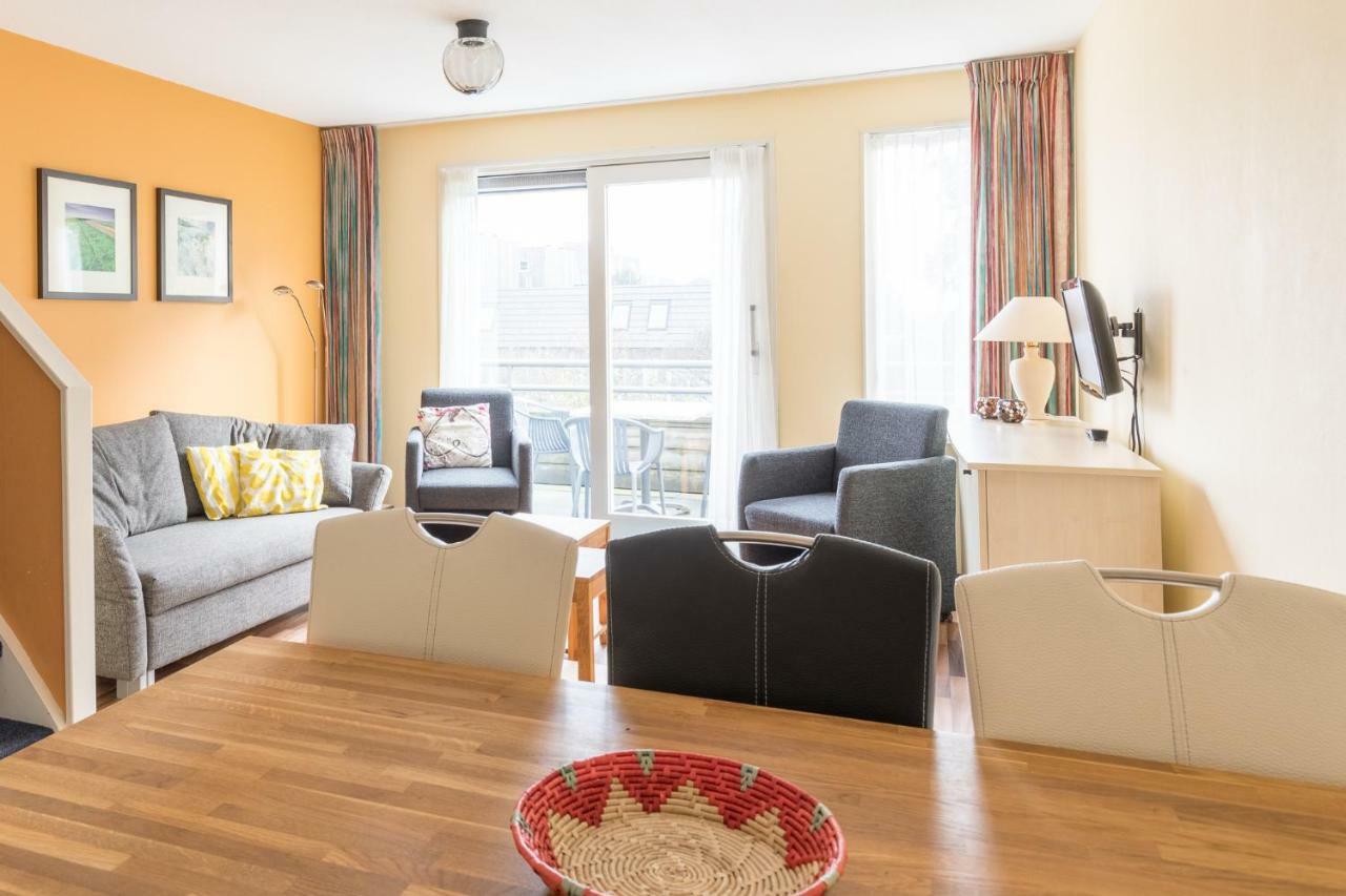 Appartement De Vrijbuiter, Resort Amelander Kaap Hollum  Exterior foto