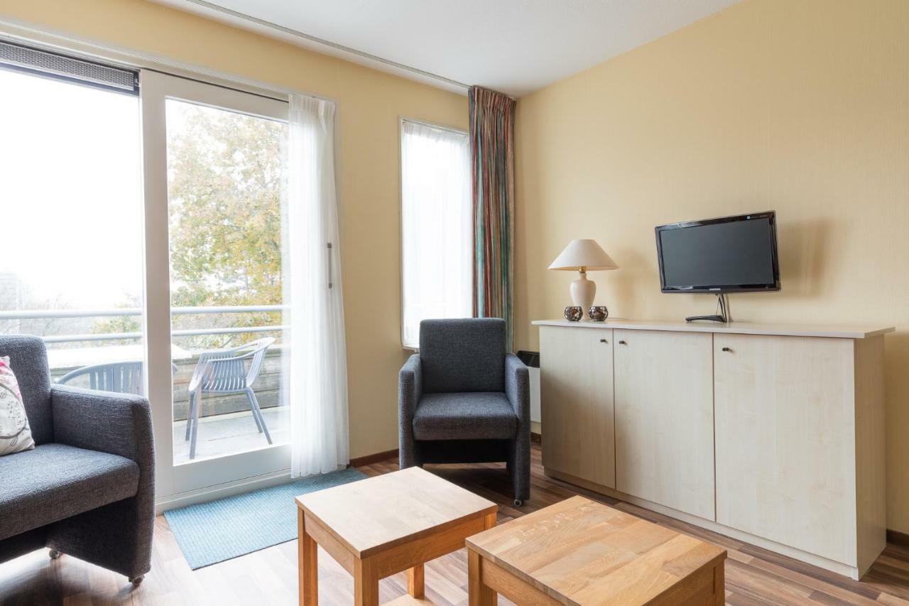 Appartement De Vrijbuiter, Resort Amelander Kaap Hollum  Exterior foto